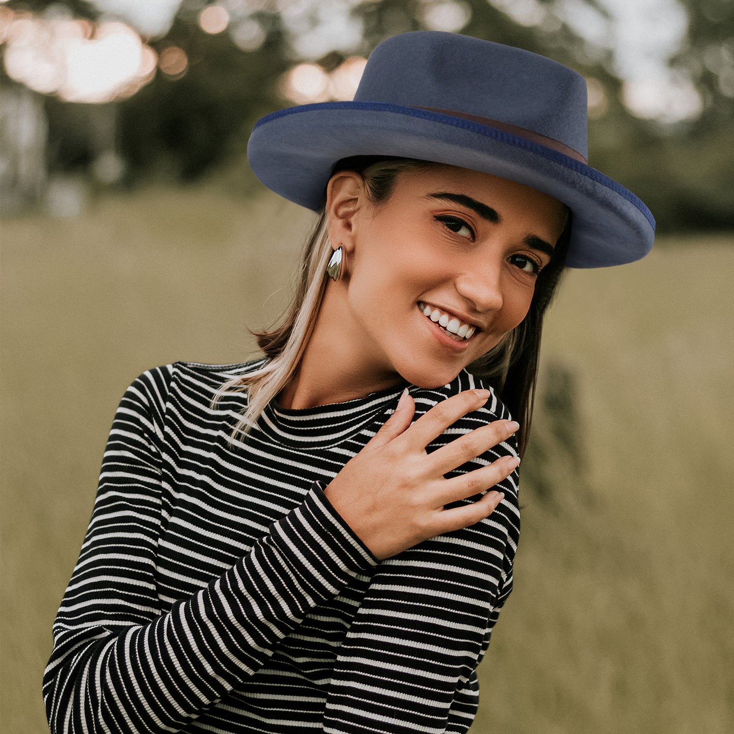 Western Fodora Felt Hat-Blue (Includes All The Accessories)